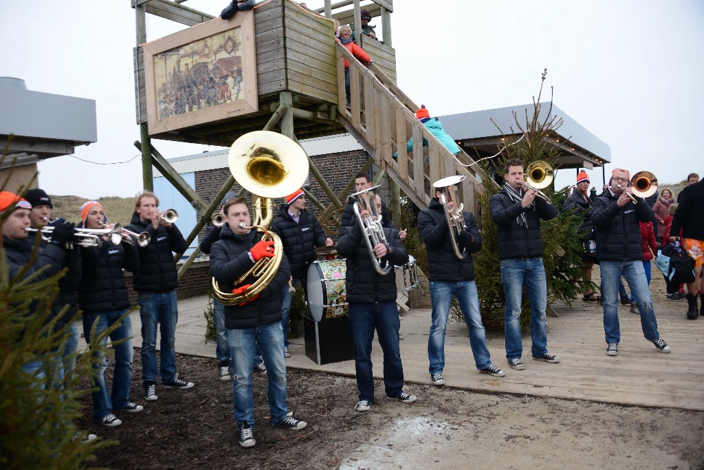 ../Images/Nieuwjaarsduik Nederzandt 2015 004.jpg